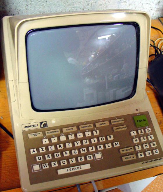 French Wired Smartphone